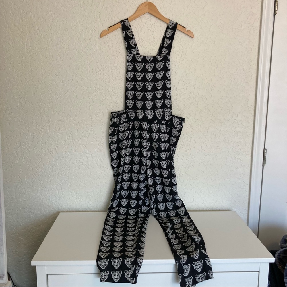 Lavish Alice black animal print art to wear overalls - Picture 2 of 13
